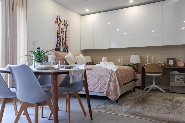 STUDIO apartment near Seven Mile Beach at The Grove - Ferienwohnung Upper Land