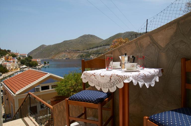 Athina Studios - B&B Sými