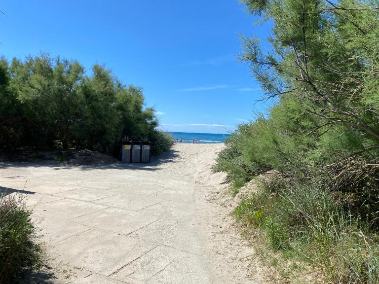 Appartement à la Grande Motte à 50m de la plage - Chambres d'hôtes La Grande-Motte