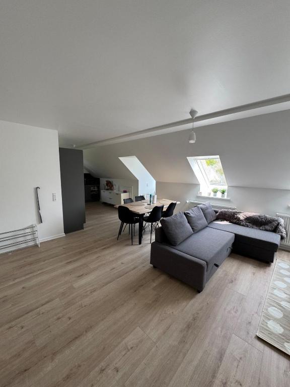 The Snowdrop - New Exclusive 4 bedroom house, up to 8 persons - 155m2 - Free Parking - B&B Marslev