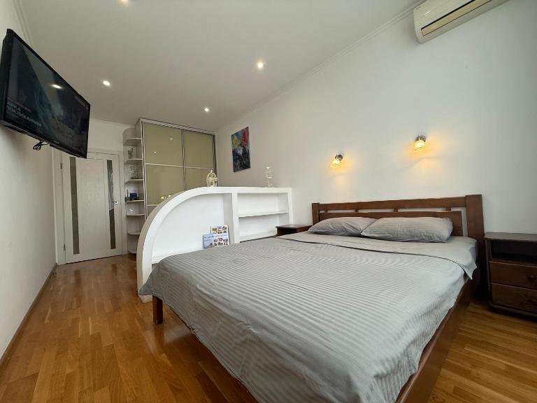 Осокорки, Позняки River Mall - B&B Kyiv