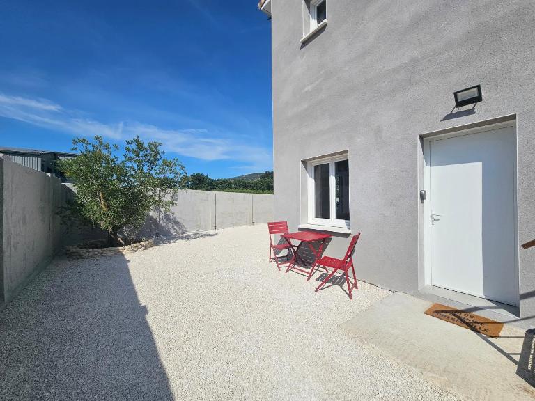 studio 2 personnes toutes équipées - B&B Malataverne