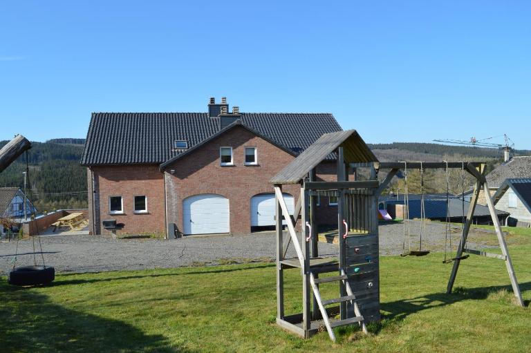 Grand gîte calme à proximité du circuit de Spa-Francorchamps - Gîte la Bruyère - B&B Stavelot