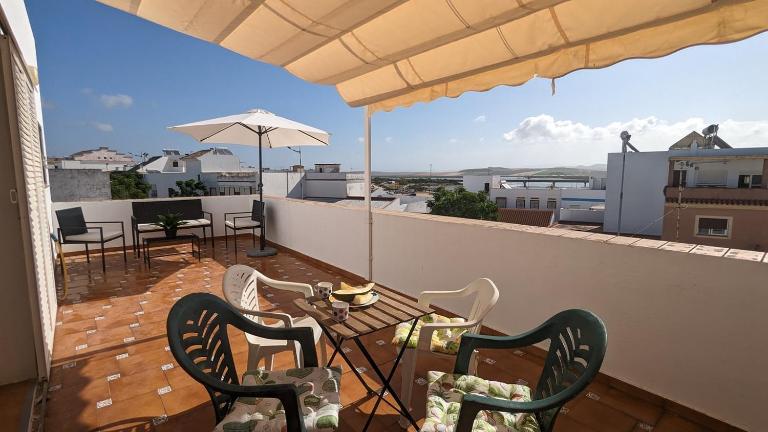 Levante Penthouse: Terrace by the Marshes - B&B Barbate