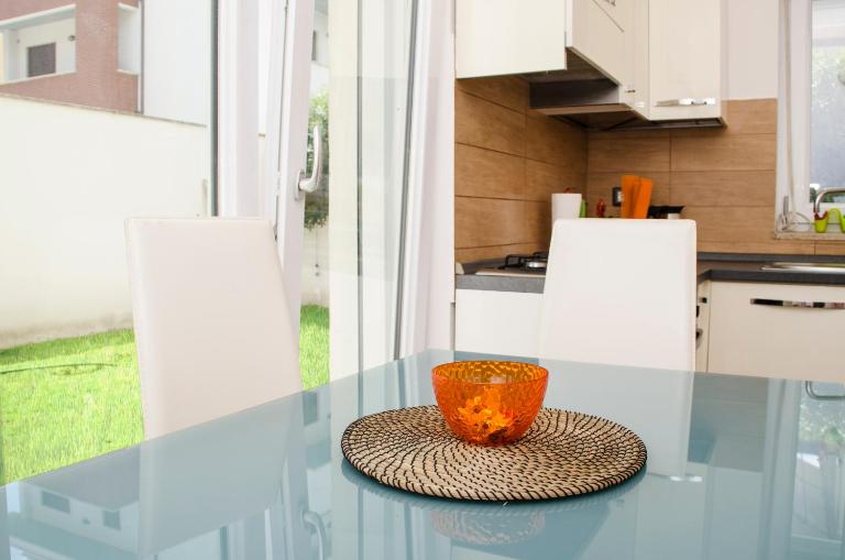 Sun Garden l.t. - B&B Fiumicino