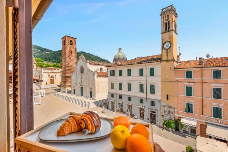 GOLDEN LUXE - Luxury Penthouse Duomo View Pietrasanta - Chambres d'hôtes Pietrasanta