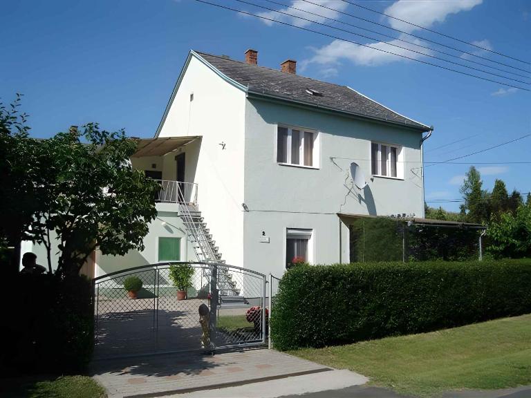Apartments in Balatonmariafürdo 19567 - B&B Hegy