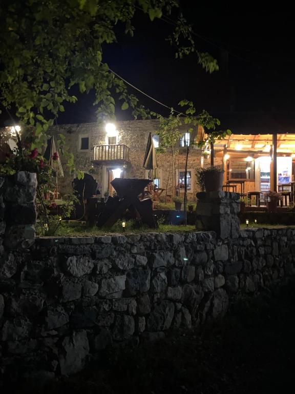 Guesthouse Kujtimi - B&B Theth