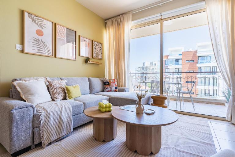 Mystique 1-Bedroom Apartment - B&B Larnaca