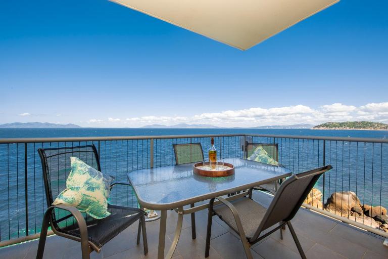 Luxury Oceanside Escape - Magnetic Island - B&B Nillup