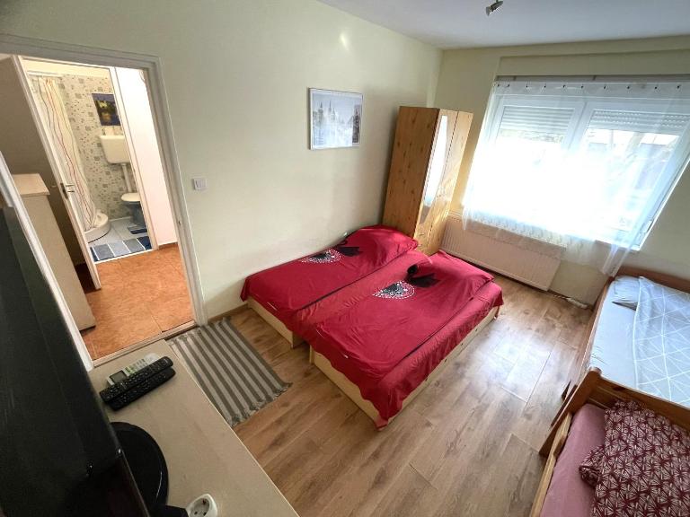 Red Locomotive Apartment - Ferienwohnung Budapest