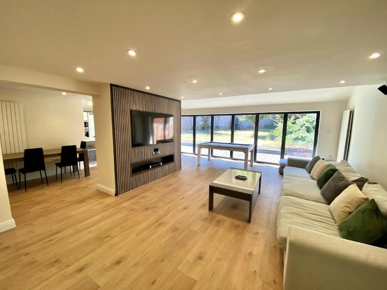 Luxury 5 Bedrooms House in Milton Keynes - B&B Milton Keynes