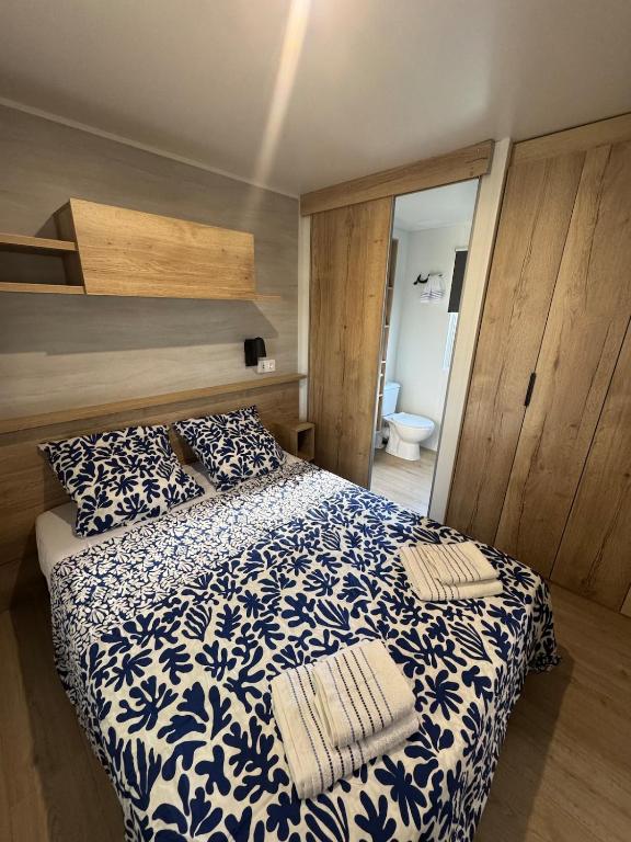 Bungalow 575 6 à 8 pers, Wifi gratuit, Camping 4 étoiles Lac des Rêves Vue Exceptionnelle sur le lac sans vis à vis - Ferienwohnung Lattes
