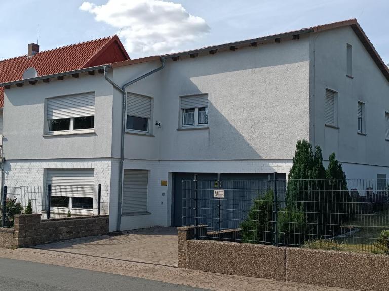 exklusives lichtdurchflutetes Apartment incl Gästegarten umzäunt - B&B Salzhemmendorf