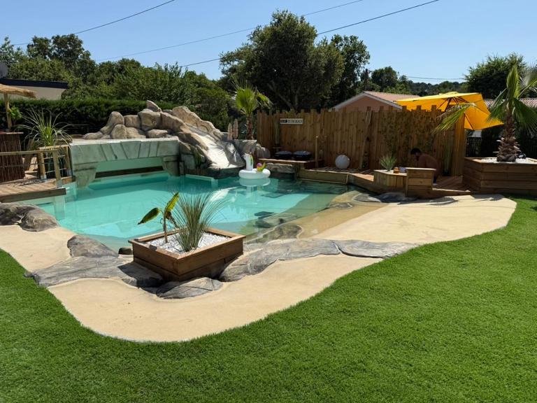 Maison du Lac avec Lagon, Spa de Nage, Jacuzzi - B&B Biscarrosse