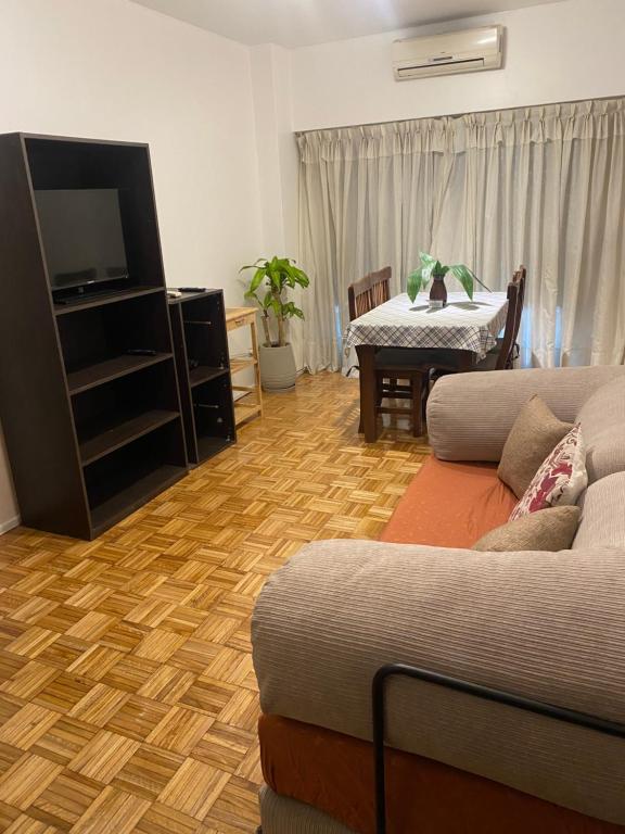 Departamento excelente, 3 ambientes en Caballito, balcón a la calle - Chambres d'hôtes Buenos Aires