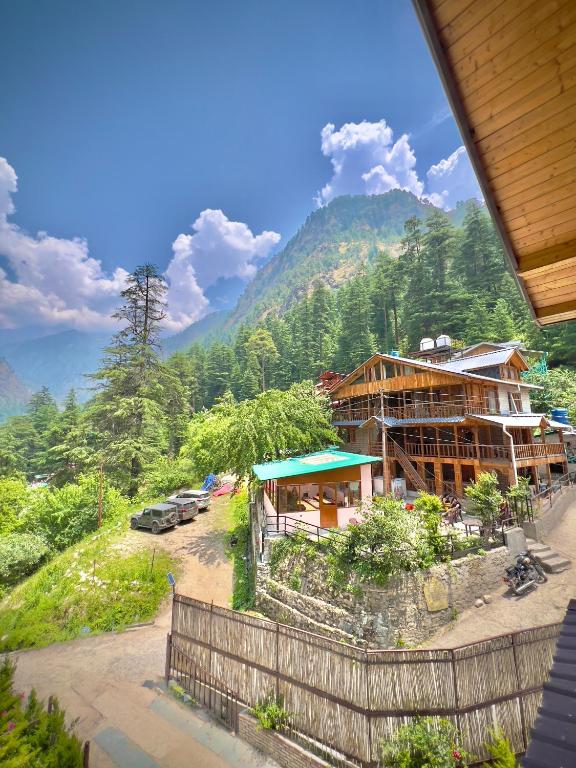 Royal Star Kasol - B&B Kasol