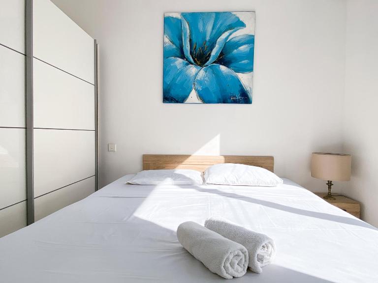Central Paceville Apartment - Chambres d'hôtes San Ġiljan