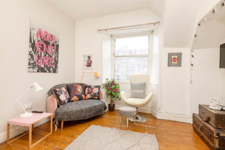 JOIVY Stunning Apartment in Royal Mile - Ferienwohnung Edinburgh
