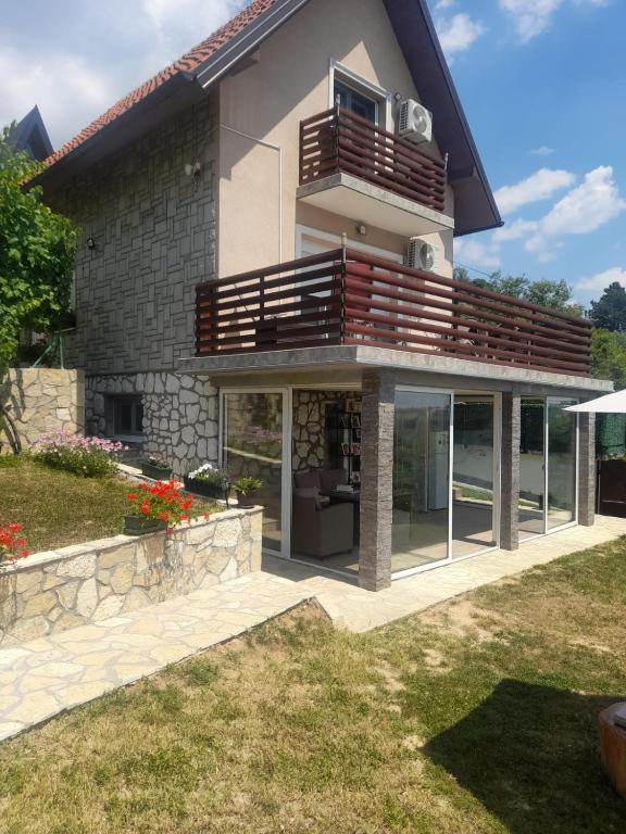 Vikendica Miličin konak - B&B Vrdnik