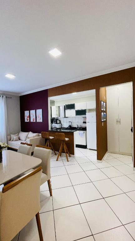 Ape com Horta, Cama Casal Queen, SmartTV, Ar, WiFi e Vaga na garagem - Chambres d'hôtes Governador Valadares