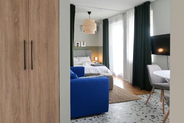Lili's Studio 2, balcony, New 2025 - Ferienwohnung Zagreb