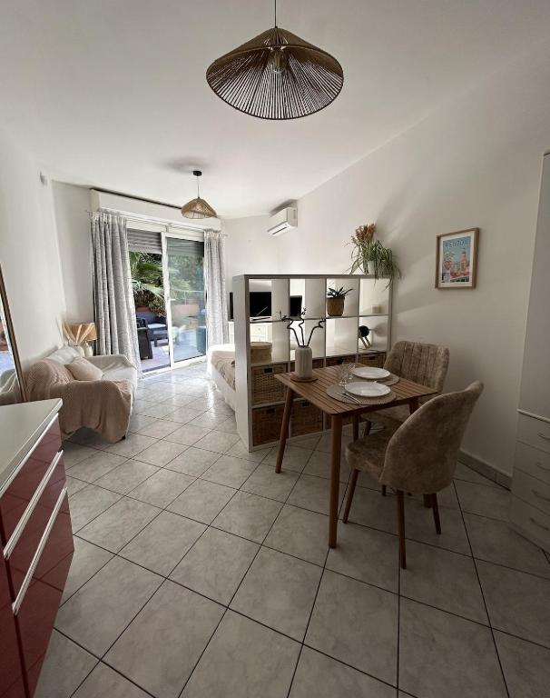 Studio cozy avec parking à 2 minutes de la plage - B&B Menton