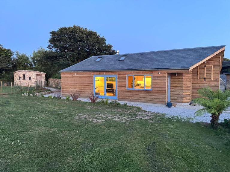 Ocean Heart Studio- Luxury, Rural Retreat - B&B Wendron