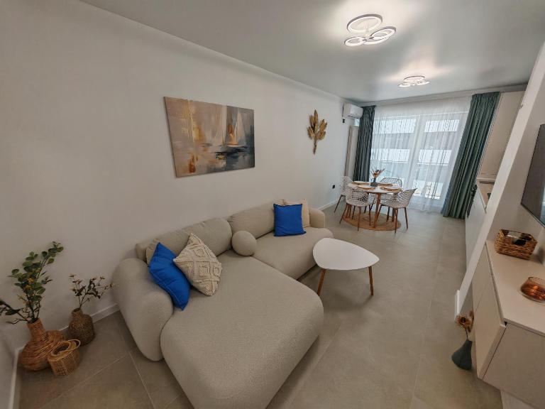 Yaya apartments pool and spa by Alezzi Odyssey - Chambres d'hôtes Mamaia