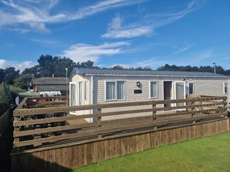 Shadow Escapes - B&B Ladybank