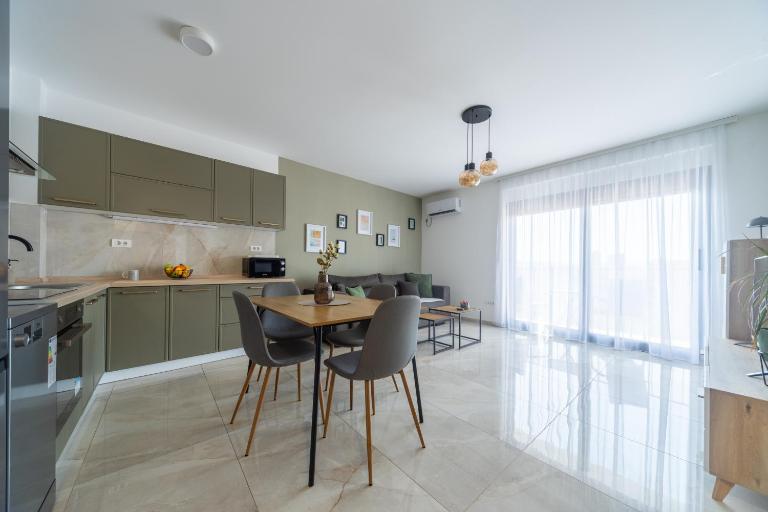 Harizma apartmani - Avenija - Ferienwohnung Kragujevac