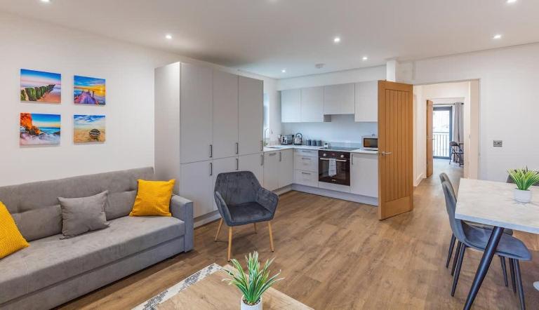 Central 2 Bed 2 Bath Apartment near Brighton College, Beach, Hospital - Long Stay Offers - B&B Brighton