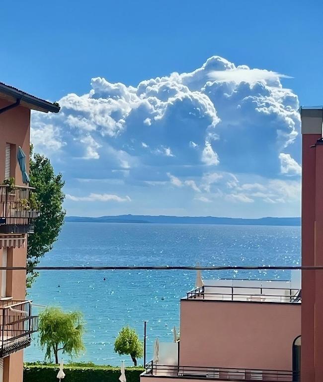 Lussuoso Appartamento vista lago con spiaggia privata - Bed and Breakfast Bardolino