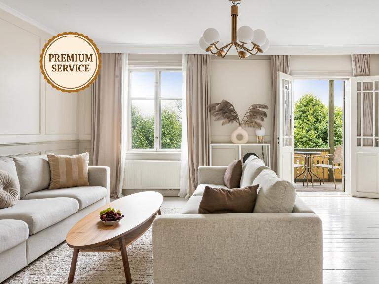 Historic apartment near the city by the water - B&B Solna