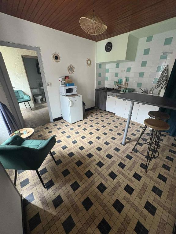 Appartement type T1 - Ferienwohnung Le Rozier