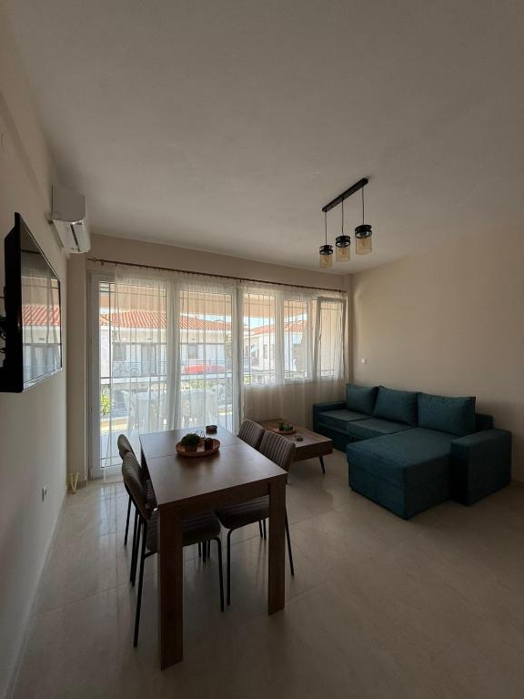 Luxury Apartment - 150m from the sea - Chambres d'hôtes Néa Plágia