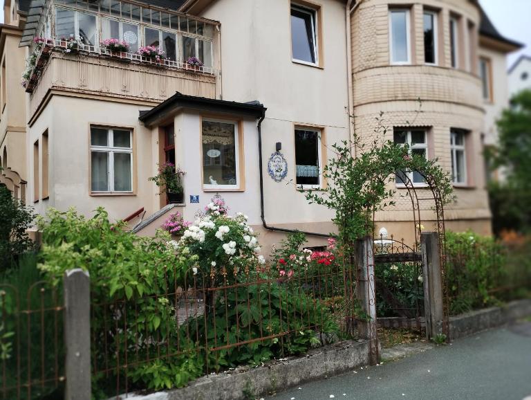 Ferienwohnung in der Kunst und Kultur Villa Bad Steben - B&B Bad Steben