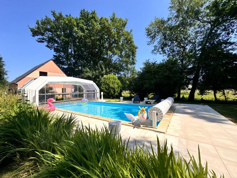 Villa Nausicaa - Circuit des 24h du Mans - Piscine - B&B Arnage
