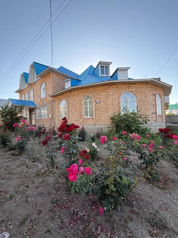 GuestHouse "ERKIN" - B&B Karakol