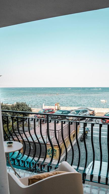 Argyros Rooms - B&B Giardini-Naxos