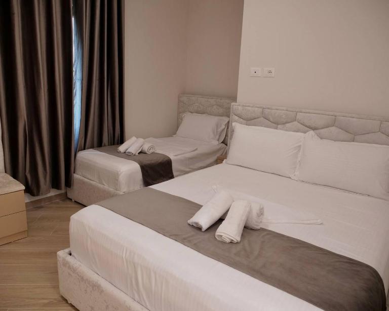 Cozy Room for Three - B&B Kamëz