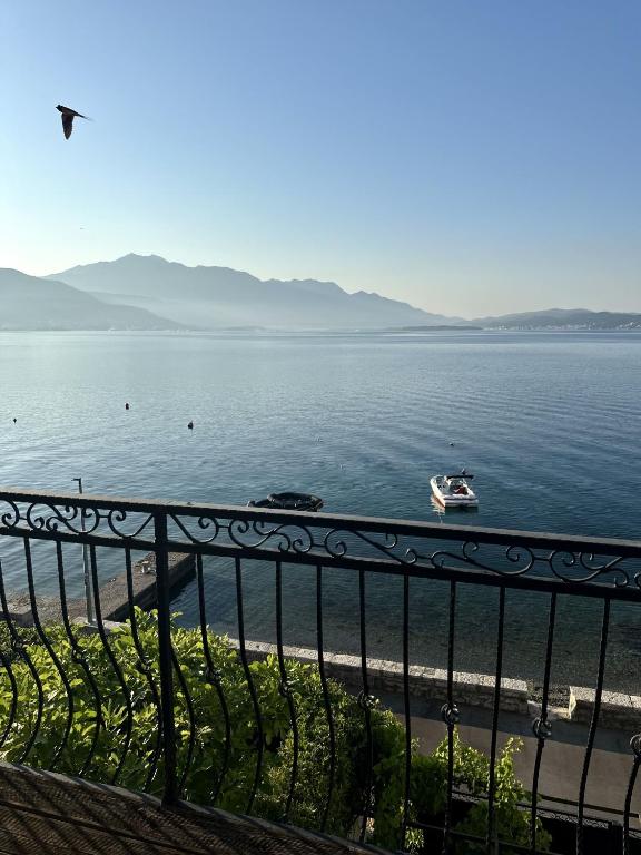 Villa Casa Azzurra Bijela Montenegro - B&B Grabe