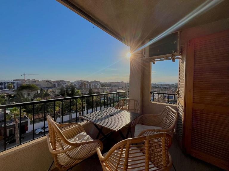 Cozy apartment with sea view - B&B Torrevieja