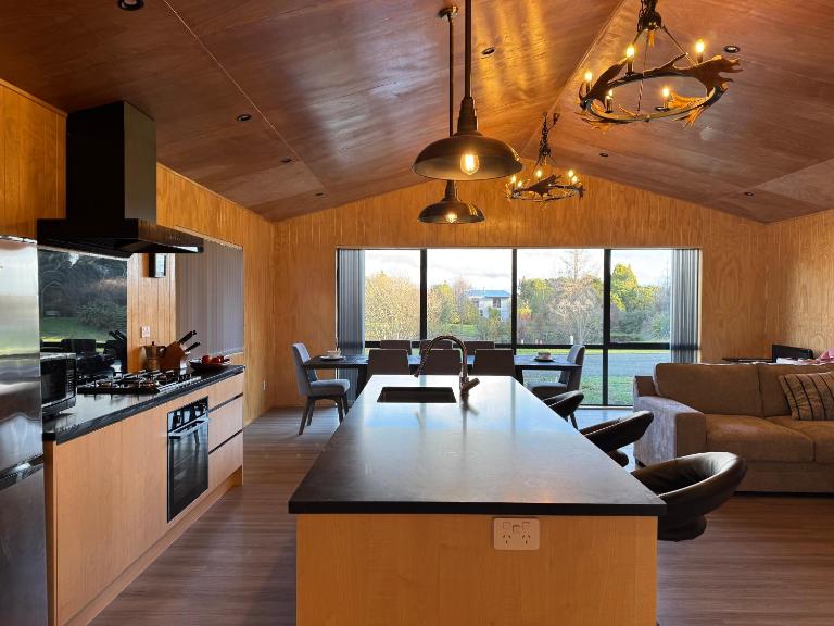 Brand New 4BR Alpine Home Near Turoa Ski Field - B&B Ohakune