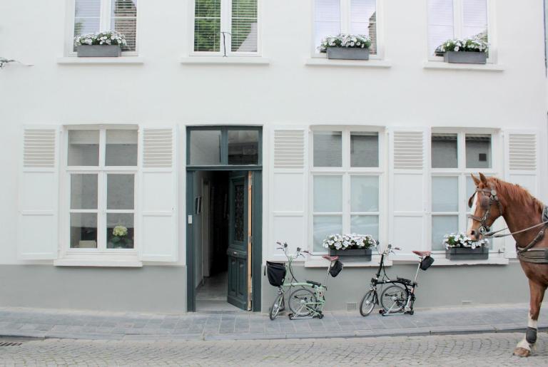 B&B Alphabet - Luxury Guesthouse and Art Gallery - B&B Bruges