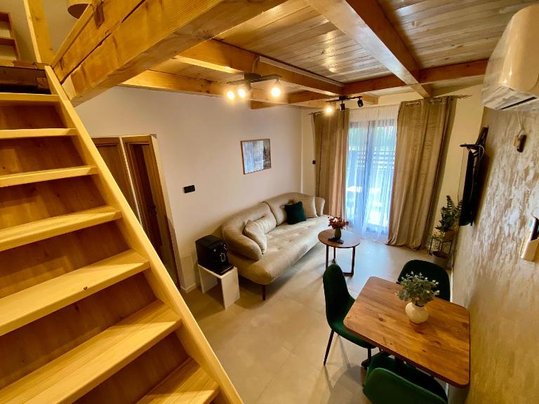 Taca House - Airport apartman - B&B Surčin