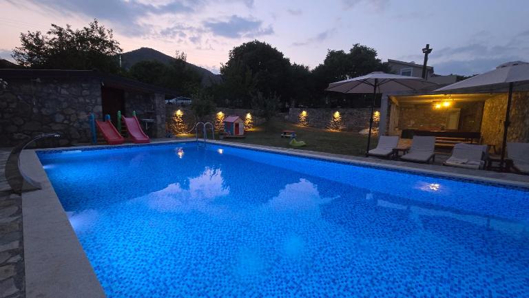 Wildstone Krusi - Pool & Apartments 1 - Ferienwohnung Podgorica
