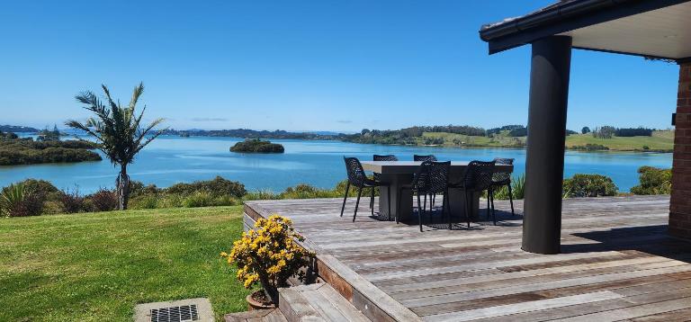 Piwakawaka Lodge Kerikeri - Incredible waterfront views - B&B Kerikeri