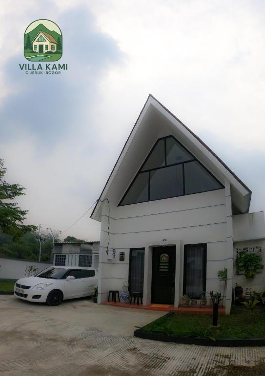 Villa Kami Cijeruk - Bed and Breakfast Cihideung Dua