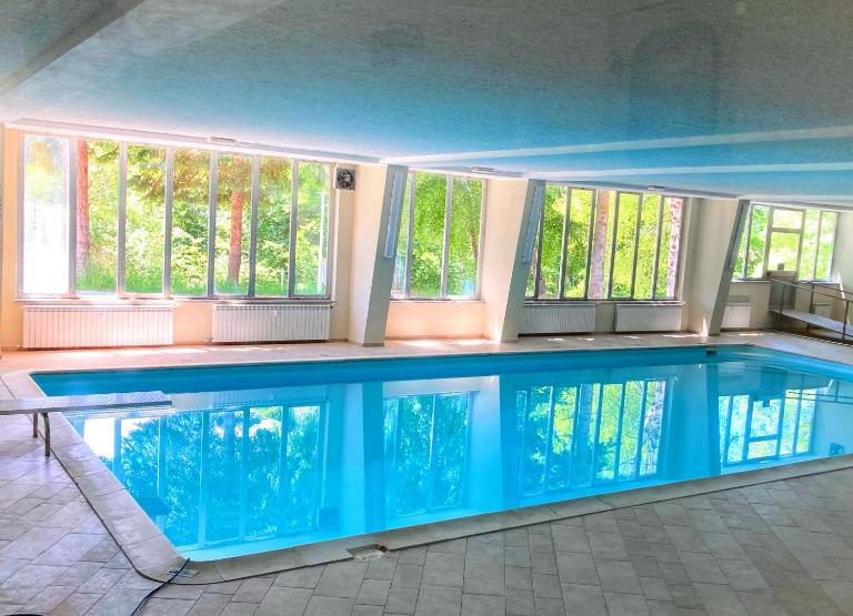 Appartamento 6 ospiti con piscina, 3 camere, box, 2 min piste - Snow Pool Chalet - B&B Prato Nevoso